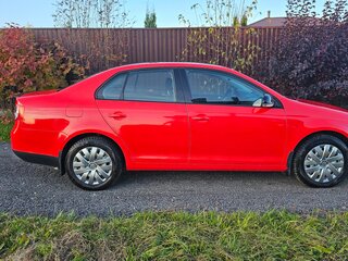 2007 Volkswagen Jetta V, красный, 890000 рублей, вид 3