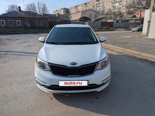 2016 Kia Rio III Рестайлинг, белый, 1105000 рублей, вид 1