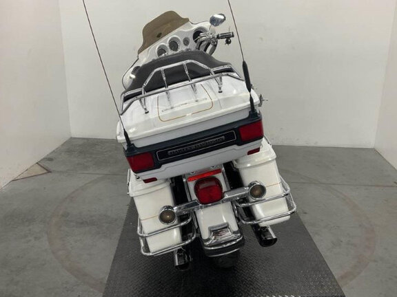 2008 Harley-Davidson Electra Glide, белый, 499000 рублей - вид 3
