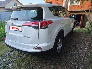 2018 Toyota RAV4 IV (XA40) Рестайлинг, белый, 3000000 рублей, вид 4