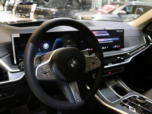 2025 BMW X5 Long 30Li IV (G05/G18) Рестайлинг, чёрный, 10650000 рублей - вид 8