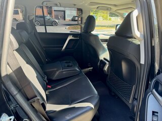 2020 Toyota Land Cruiser Prado 150 Series Рестайлинг 3, чёрный, 5999000 рублей, вид 4