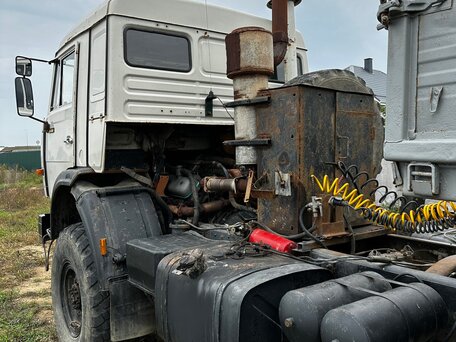 1996 КамАЗ 44108, серебристый, 1300000 рублей, вид 4
