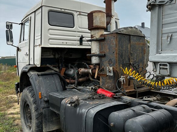 1996 КамАЗ 44108, серебристый, 1300000 рублей - вид 3