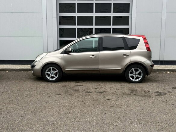 2007 Nissan Note I, коричневый, 450000 рублей - вид 1