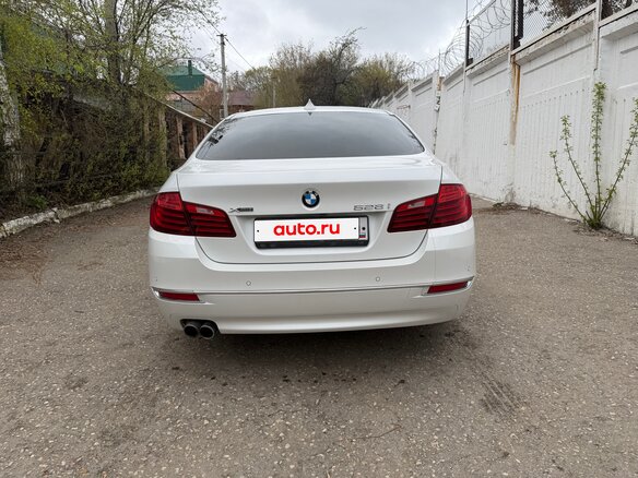 2016 BMW 5 серии 528i xDrive VI (F10/F11/F07) Рестайлинг, белый, 2200000 рублей - вид 9