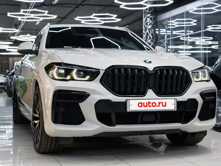 2022 BMW X6 40i III (G06), белый, 7796000 рублей, вид 2