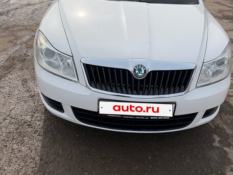 2012 Skoda Octavia II (A5) Рестайлинг, белый, 750000 рублей, вид 1