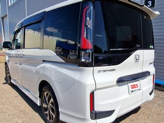 2018 Honda Stepwgn Spada V Рестайлинг, белый, 2590000 рублей, вид 5