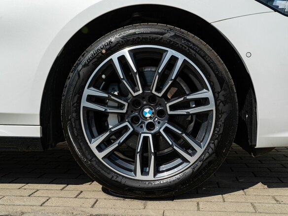 2025 BMW 5 серии 530Li VIII (G60/G61/G68), белый - вид 7