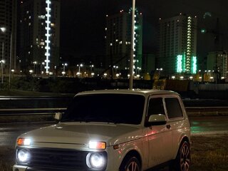2016 Lada (ВАЗ) 2121 (4x4) Urban I Рестайлинг, белый, 630000 рублей, вид 1