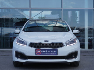 2018 Kia Ceed II Рестайлинг, белый, 1600000 рублей, вид 2