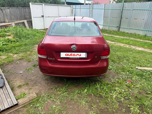 2011 Volkswagen Polo V, красный - вид 6