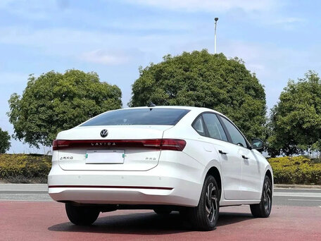 2025 Volkswagen Lavida IV, белый, 2590000 рублей, вид 4