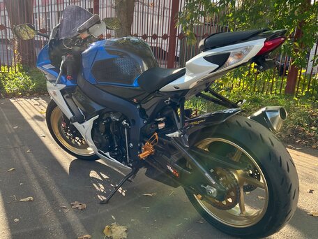 2011 Suzuki GSX-R 600, белый, 795000 рублей, вид 3
