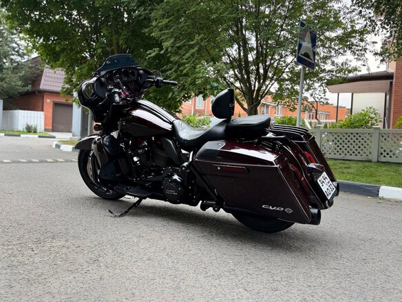 2018 Harley-Davidson CVO Street Glide, фиолетовый, 2200000 рублей - вид 3