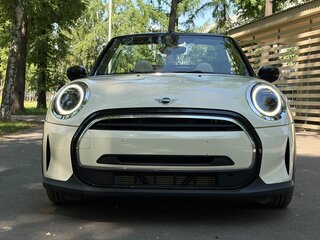 2021 Mini Cabrio Cooper III Рестайлинг, белый, 2700000 рублей, вид 2