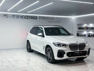 2020 BMW X5 40i IV (G05/G18), белый, 5435000 рублей, вид 2