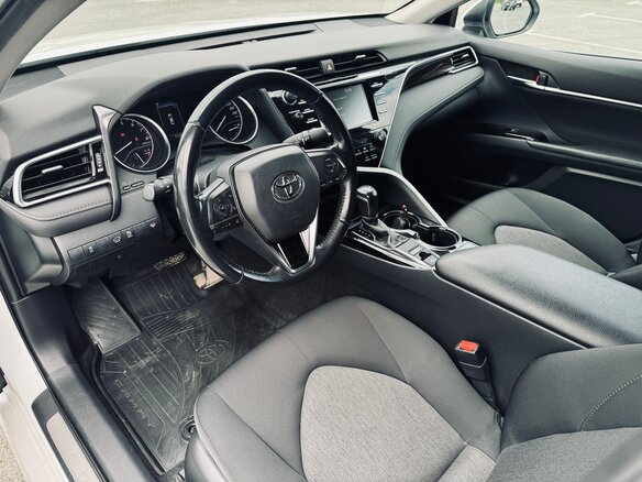 2020 Toyota Camry VIII (XV70), белый, 2890000 рублей - вид 10
