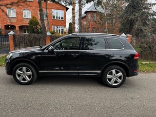 2014 Volkswagen Touareg II, чёрный, 2650000 рублей, вид 3