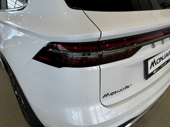 2026 Geely Monjaro I Рестайлинг, белый, 4954990 рублей - вид 11