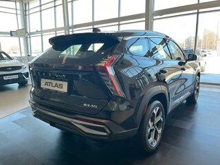 2024 Geely Atlas II, чёрный, 3817190 рублей, вид 3