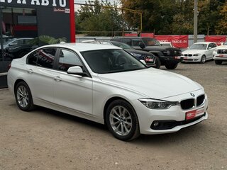 2017 BMW 3 серии 320i xDrive VI (F3x) Рестайлинг, белый, 2199000 рублей, вид 3