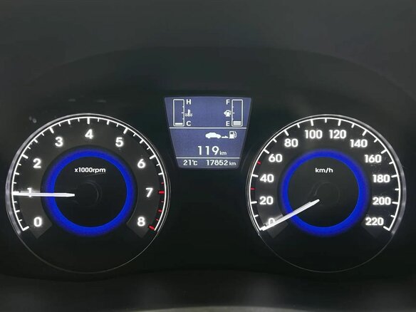 2014 Hyundai Solaris I, бежевый, 1310000 рублей - вид 17