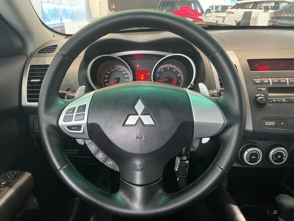 2008 Mitsubishi Outlander II, серебристый - вид 12
