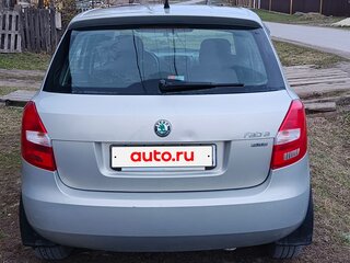 2012 Skoda Fabia II Рестайлинг, серебристый, 545000 рублей, вид 3