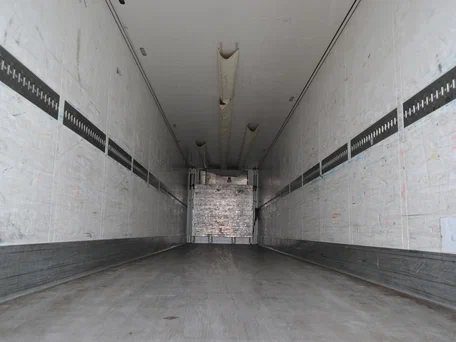 2012 Schmitz Cargobull SKO, белый, 2500000 рублей, вид 4