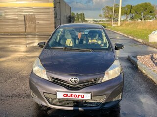 2013 Toyota Yaris III, фиолетовый, 680000 рублей, вид 1