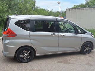 2017 Honda Freed II, серый, 1200000 рублей, вид 5