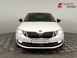 2017 Skoda Octavia III (A7) Рестайлинг, белый, 1470000 рублей, вид 2
