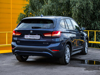 2021 BMW X1 18i sDrive II (F48) Рестайлинг, синий, 3079000 рублей, вид 4
