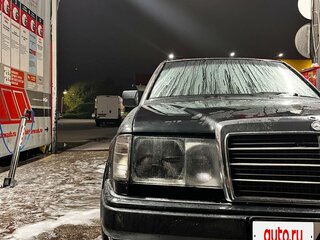 1992 Mercedes-Benz W124 230, синий, 300000 рублей, вид 2