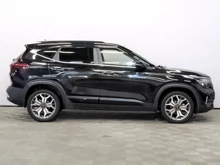 2021 Kia Seltos I, чёрный, 1890000 рублей, вид 4