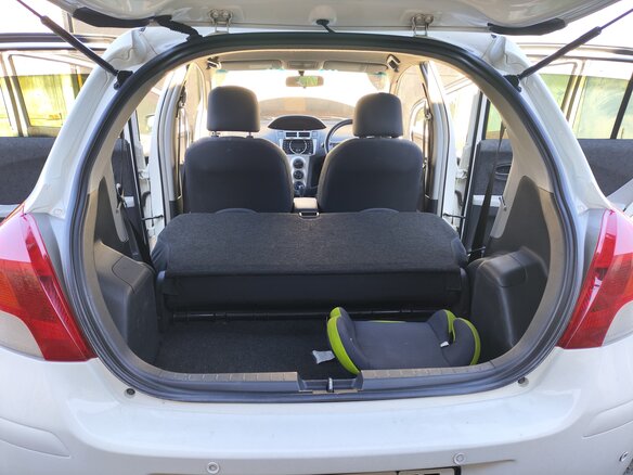 2010 Toyota Vitz II (XP90), белый, 600000 рублей - вид 9