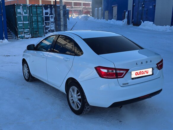 2015 Lada (ВАЗ) Vesta I, белый, 900000 рублей - вид 7