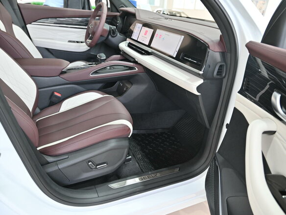 2026 Geely Monjaro I, белый, 4954990 рублей - вид 22