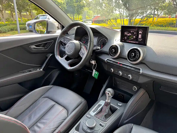 2023 Audi Q2 35 TFSI I Рестайлинг, серый - вид 12
