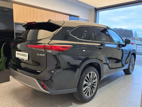 2025 Toyota Highlander IV (XU70), чёрный - вид 2
