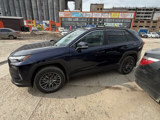 2022 Toyota RAV4 V (XA50), синий, 5200000 рублей, вид 2