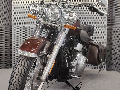 2018 Harley-Davidson Softail Deluxe, красный, 1559000 рублей, вид 3