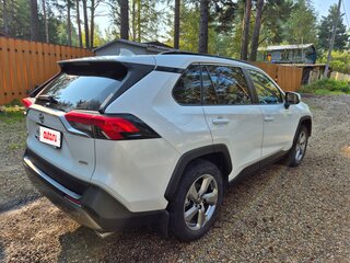 2020 Toyota RAV4 V (XA50), белый, 3300000 рублей, вид 2