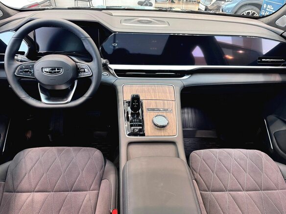 2025 Geely Monjaro I Рестайлинг, белый, 4954990 рублей - вид 8