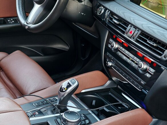 2016 BMW X6 40d II (F16), белый, 3780000 рублей - вид 12