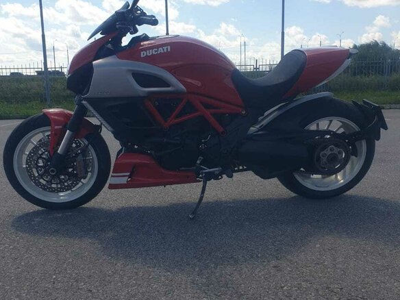 2013 Ducati Diavel, красный, 850000 рублей - вид 3