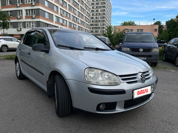 2008 Volkswagen Golf V, серебристый - вид 1