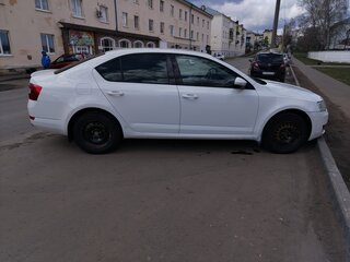 2015 Skoda Octavia III (A7), белый, 1075000 рублей, вид 2